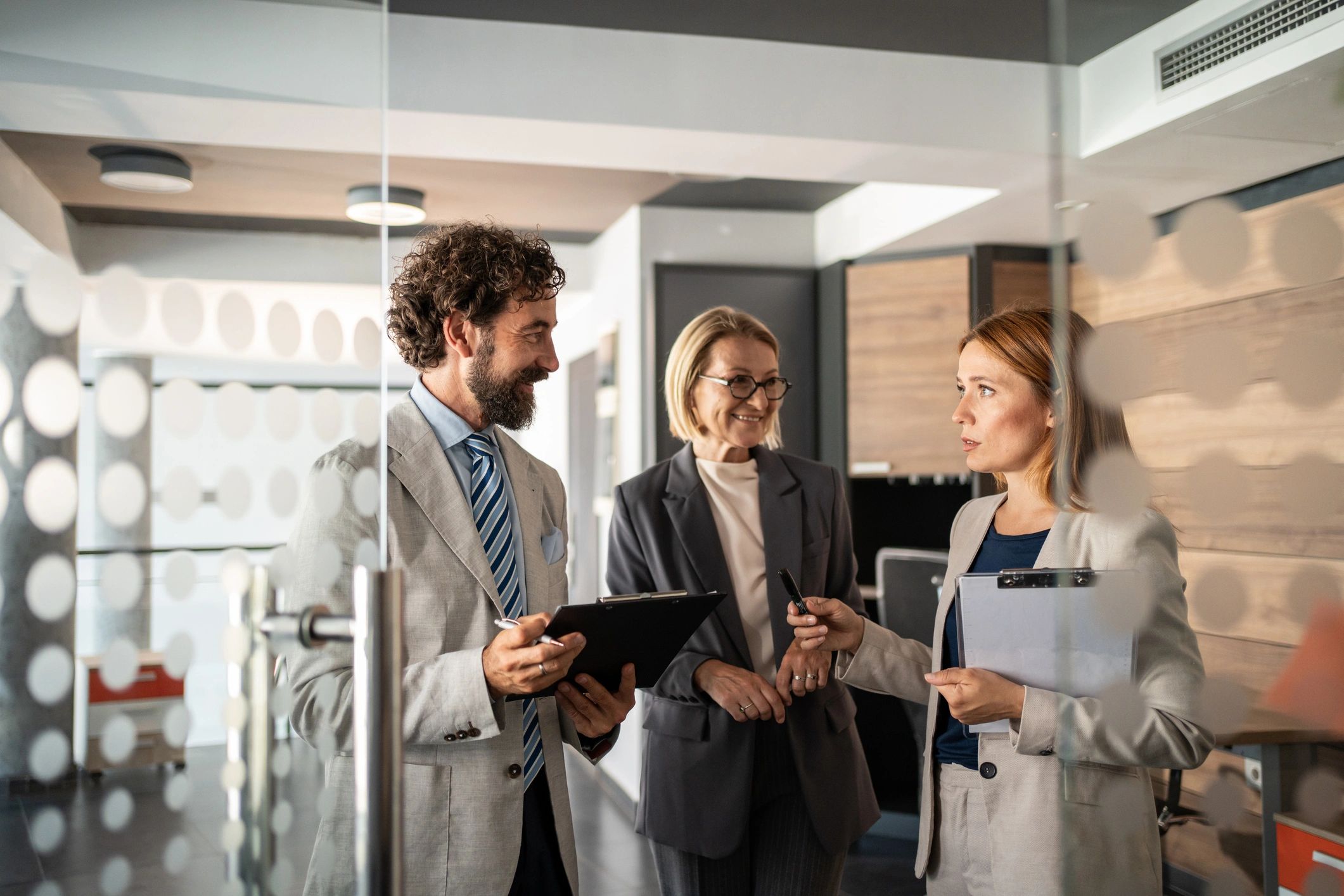 b2b sales consulting teamwork